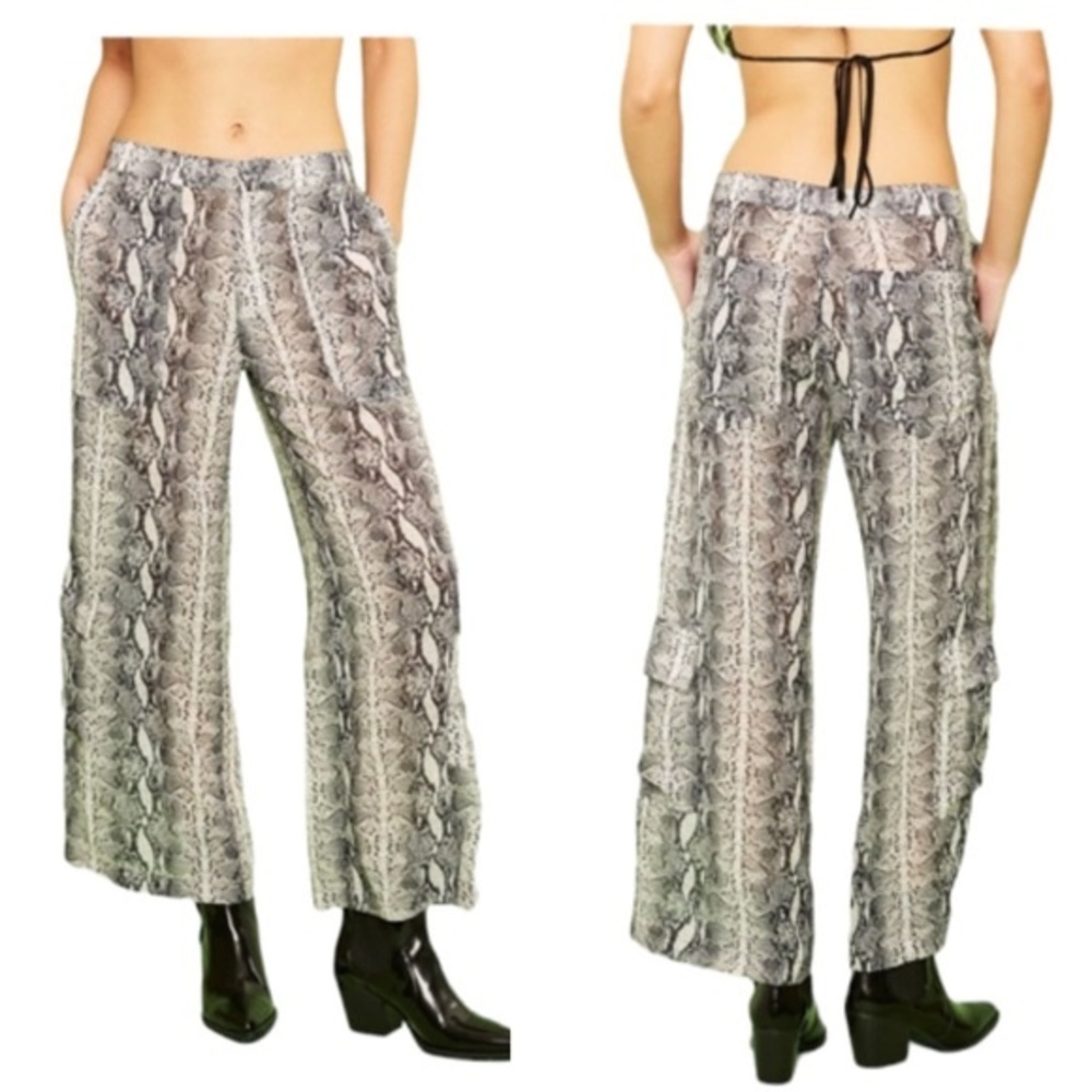 Aiello by Frankie's Bikin Mara Cargo Pants in Print S NWOT